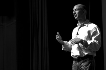 CEO Amazon Джефф Безос: о смехе, мыслях в душе и вреде сожалений