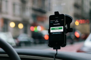 Водители через суд добиваются от Uber официального трудоустройства