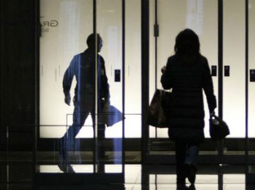 Треть женщин в Японии подвергались домогательствам на работе