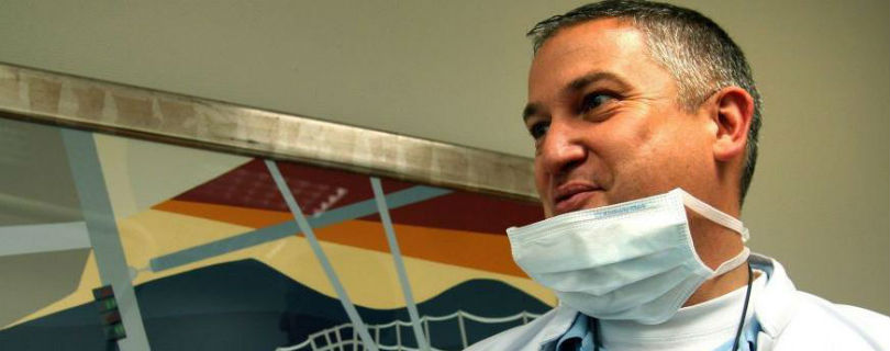 Французский суд отправил в тюрьму стоматолога, который калечил пациентов