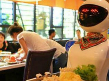 В Китае из-за некомпетентности роботов-официантов закрываются кафе