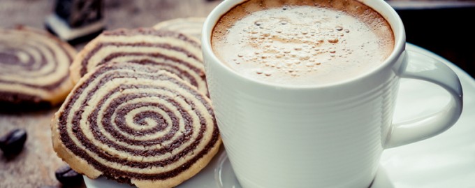 Бодрость на завтрак: 7 научных способов проснуться без кофе (видео)