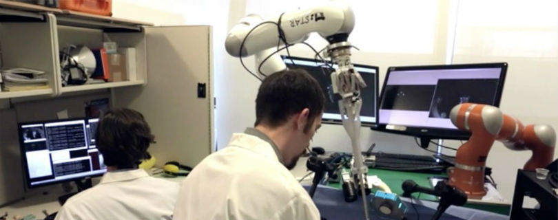 Робот-хирург впервые превзошел человека