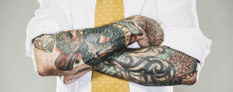 Работодателям советуют не судить кандидатов из-за их татуировок