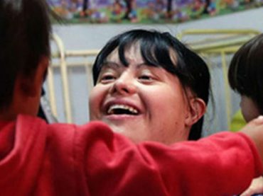 В Аргентине воспитателем детского сада впервые стала женщина с синдромом Дауна