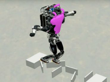 Робот Atlas научился ходить по непроходимой местности
