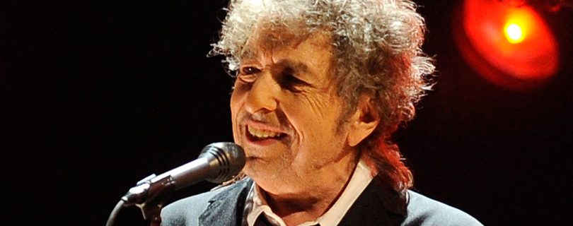 Певец Боб Дилан таки примет Нобелевскую премию по литературе