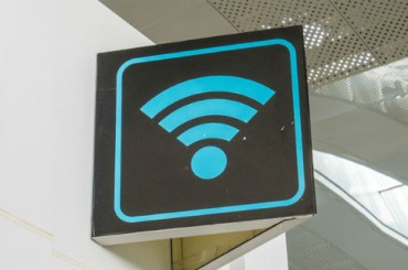 В Манчестере тысячи людей согласились мыть туалеты за бесплатный wi-fi