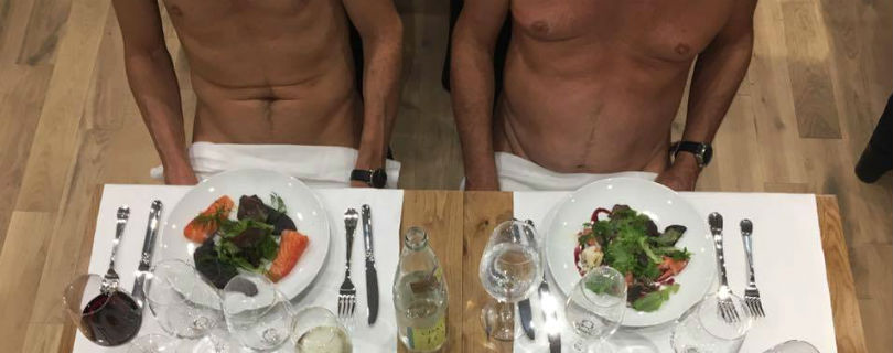 В Париже открылся первый нудистский ресторан