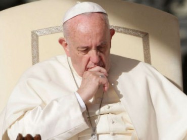 Папа Римский признался, что спит во время работы