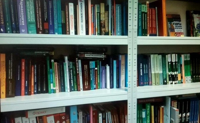 Бібліотеки в офісах: про корпоративну культуру читання, найпопулярніші книги та чим вони корисні у роботі