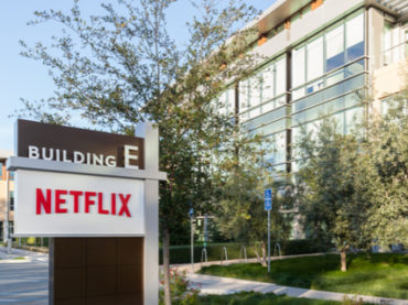 В офисе Netflix в Калифорнии есть мост, “Колизей” и кинозалы (фото)