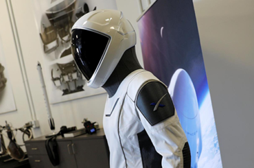 Создатель костюма Бэтмена разработал новые скафандры для астронавтов NASA