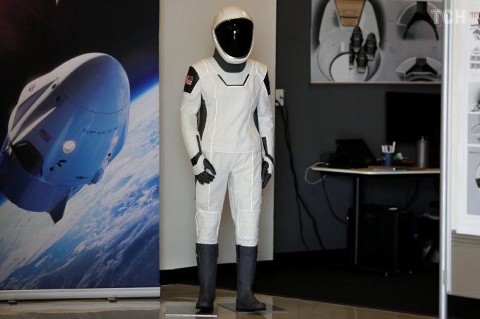 Создатель костюма Бэтмена разработал новые скафандры для астронавтов NASA