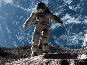 Стало известно имя первого космического туриста, который полетит к Луне вместе с музыкантами и художниками