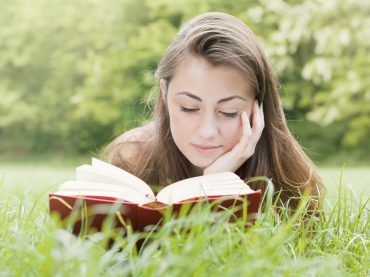 Що читати влітку: 8 книжок для гарного настрою