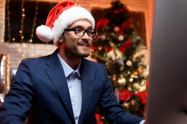 Розтопити кригу: 9 веселих офісних традицій напередодні новорічних свят