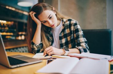 Вісім способів не думати про роботу вдома