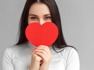 Що дарувати та не дарувати колегам на День святого Валентина: 5 порад та 8 ідей