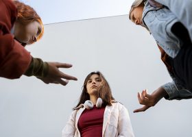 Токсичні люди: як їх розпізнати та спілкуватися без шкоди для себе